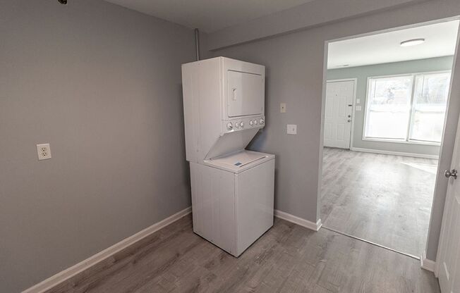 2 beds, 1 bath, $895, Unit Unit A