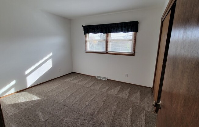 8233 IMPERIAL DR