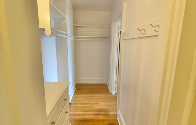 Studio, 1 bath, 425 sqft, $1,395, Unit 312