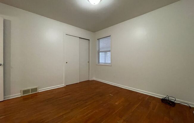 2 beds, 1 bath, $1,395, Unit 5852