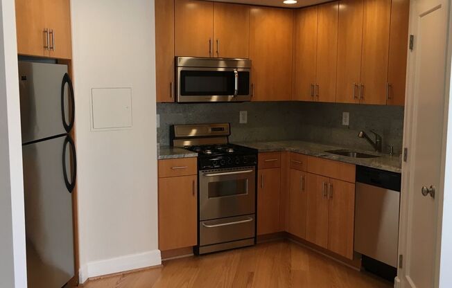 Studio, 1 bath, 440 sqft, $2,650, Unit 0613