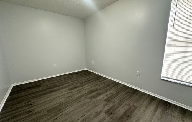 2 beds, 1 bath, 1,100 sqft, $1,245, Unit 1710-B