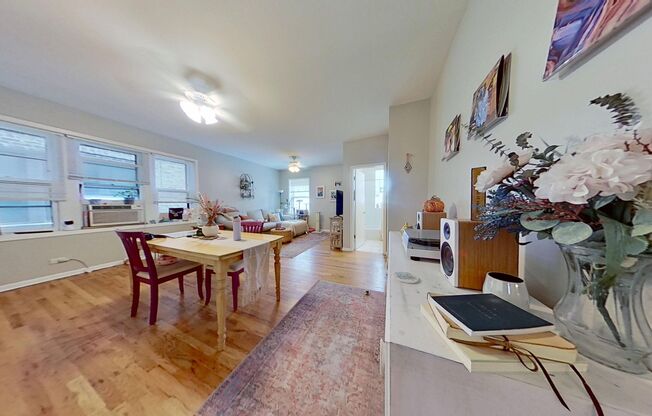 1 bed, 1 bath, 875 sqft, $1,820, Unit 1335 1A