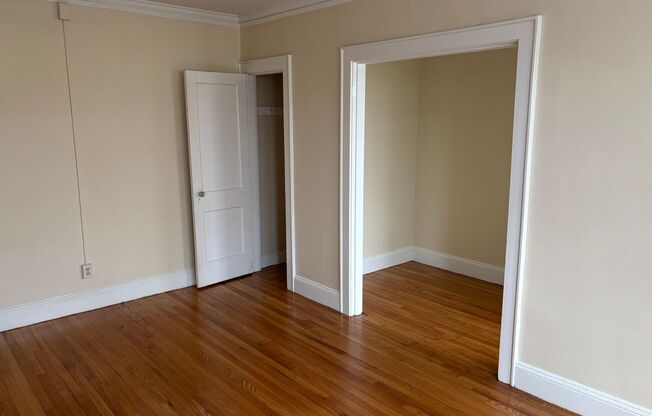Studio, 1 bath, 421 sqft, $1,900, Unit 56