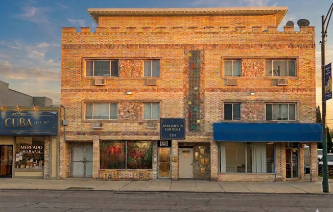 5657 W. Fullerton