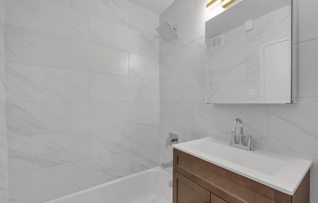 1 bed, 1 bath, 579 sqft, $3,800, Unit 14E