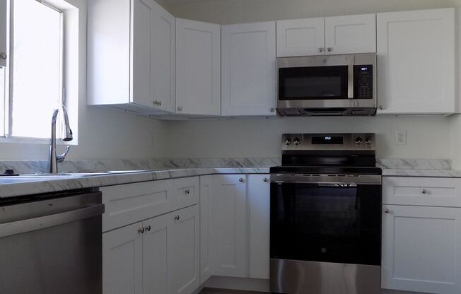 Fully Renovated! 4 Bedroom 2 Bath Townhome For Rent at 430 Sand Lime Road Winter Garden, Fl. 34787