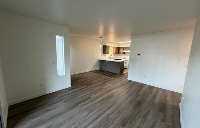 2 beds, 2 baths, 902 sqft, $1,795, Unit L2