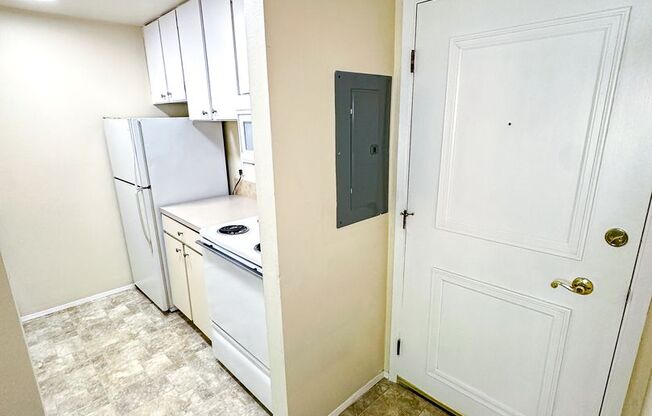 2 beds, 1 bath, 834 sqft, $1,895, Unit 205