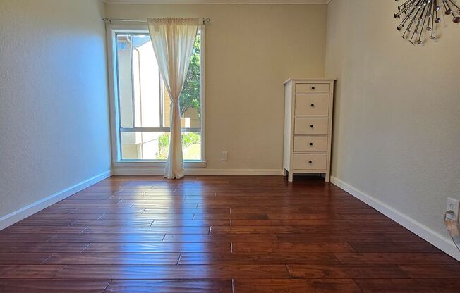 Tri Level Townhouse located in a Gated Community in San Pablo ..