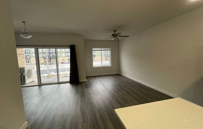 2 beds, 2 baths, 1,092 sqft, $1,900, Unit 1400-211