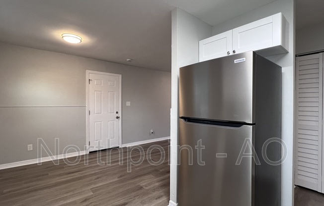 3 beds, 1 bath, 1,400 sqft, $1,660