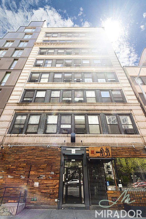65 4 AVE