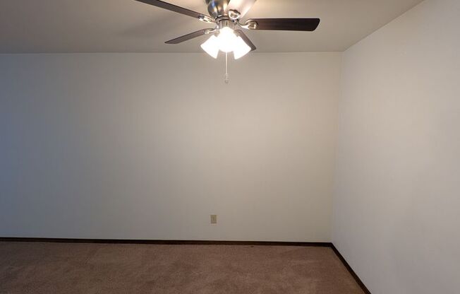 2 beds, 2 baths, 1,034 sqft, $1,229, Unit 1401 016