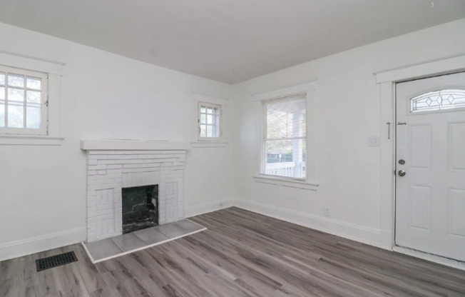 2712 PRICE AVE
