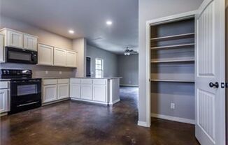 2 beds, 1.5 baths, 1,050 sqft, $900