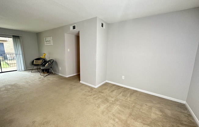 3 beds, 2 baths, 1,096 sqft, $1,399