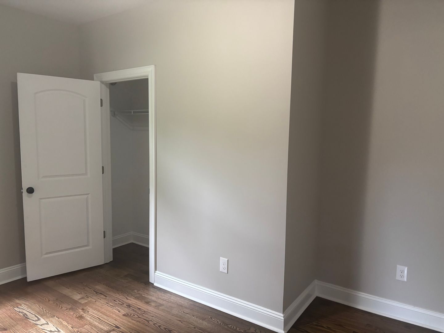3 Bedroom 1 Bathroom Fully Renovated House - Lawn Care Included!