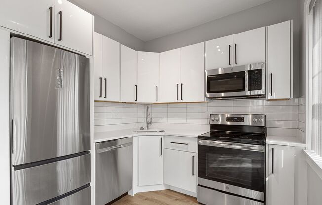 1 bed, 1 bath, 338 sqft, $1,750, Unit 407