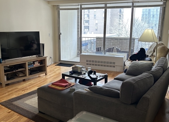 1 bed, 1 bath, 860 sqft, $2,700, Unit 407