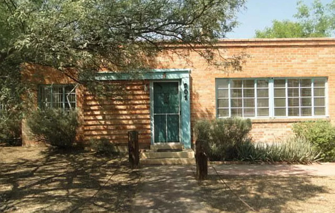 Charming 2BR/1BA Home Sam Hughes Near UofA - Move Special $1,350.00 Monthly Rent & $700.00 Security Deposit