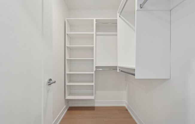 Studio, 1 bath, 398 sqft, $1,555, Unit Unit 734