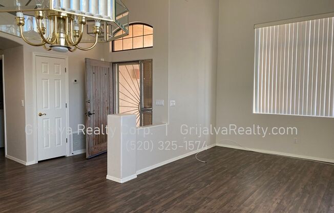 Northwest Living at it's Finest! 3 Bedroom House - Corner Lot (River/La Canada)
