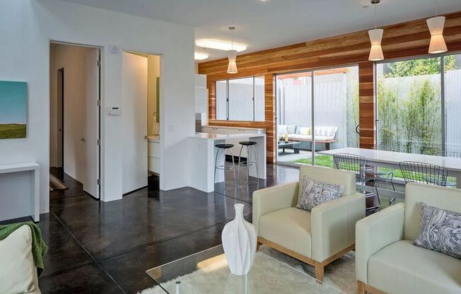 Beautiful Modern 3BR/3BA with In Unit Laundry and Parking | Oakland