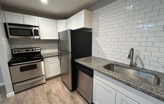 2 beds, 2 baths, 880 sqft, $1,435, Unit 2810 - 19