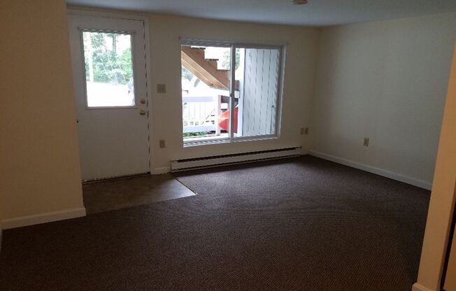 1 bed, 1 bath, 480 sqft, $1,500, Unit F12