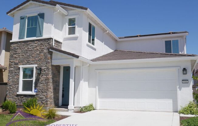 Modern Two-story 4 Bed 3.5 Bath 2,786 sqft North Natomas Home