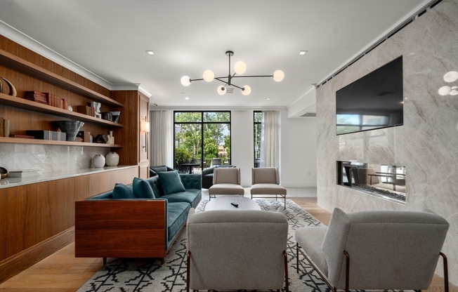 2 beds, 2 baths, 1,024 sqft, $4,000, Unit 725