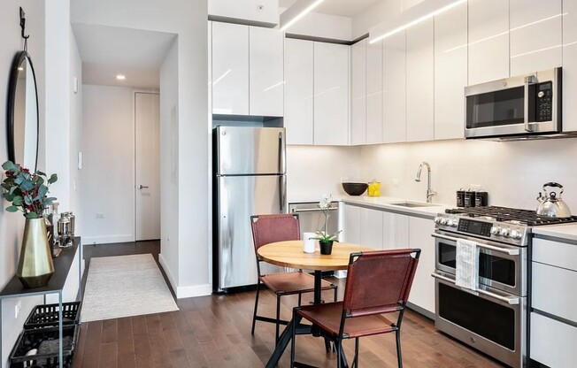 511 W 36 ST