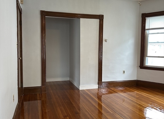 31 FLYNT ST