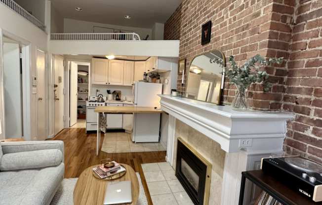 73 W 68 ST