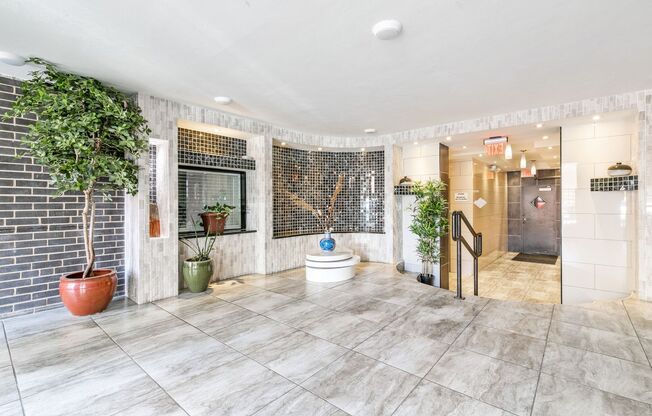 Studio, 1 bath, 387 sqft, $1,395, Unit 409