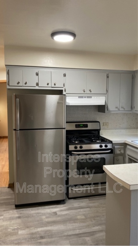 10126 S PULASKI RD
