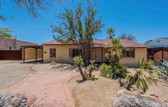 Great Central Location- Spacious & charming 3 bdrm/2 bath, minutes from UA/Downtown!