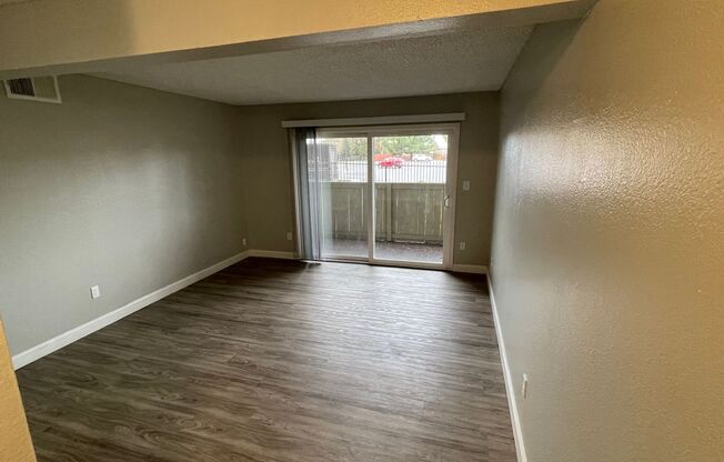1 bed, 1 bath, 700 sqft, $1,595, Unit 099