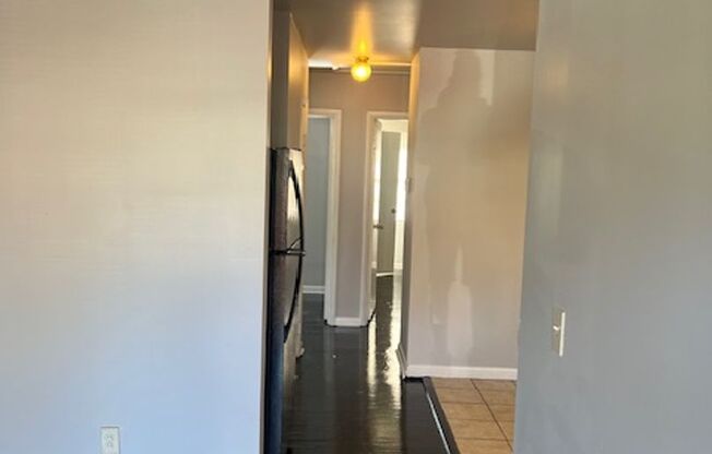 3 beds, 1.5 baths, $995