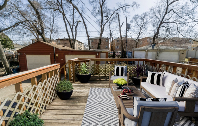 8715 RDG ST