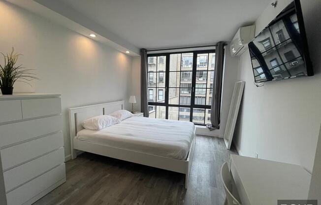3 beds, 3 baths, $8,000, Unit 4C