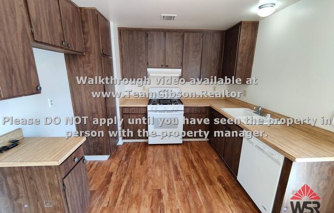 3 Bedroom, 2 Bathroom Condo W/ 2 Car Garage
