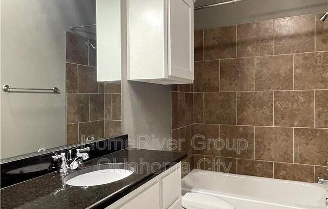 2 beds, 1 bath, $1,265