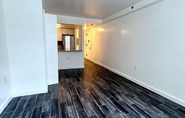 Spacious Studio in Boutique Condo