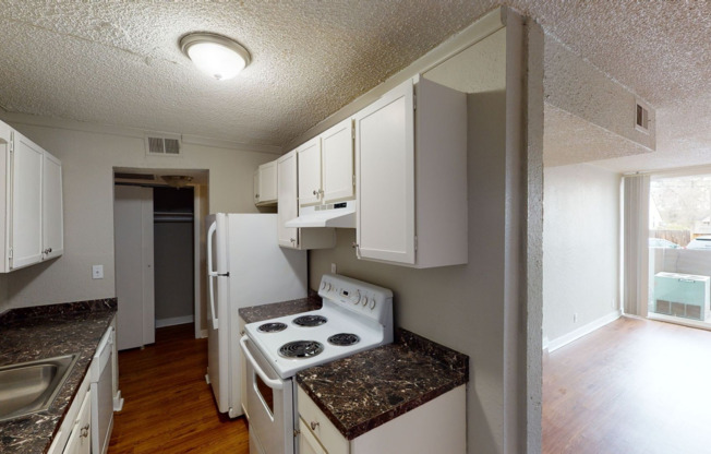 1 bed, 1 bath, 705 sqft, $1,145, Unit 1945 Peoria St #311