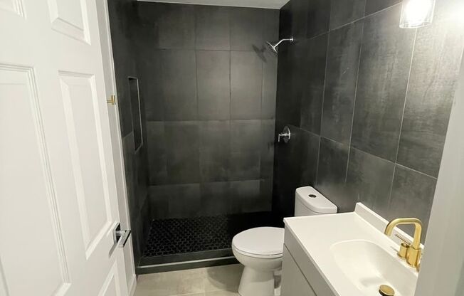 2 beds, 1 bath, 720 sqft, $1,250, Unit 102