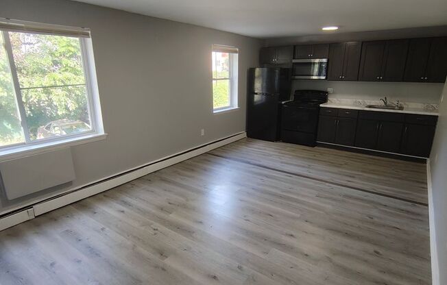 1 bed, 1 bath, 650 sqft, $1,225, Unit A14