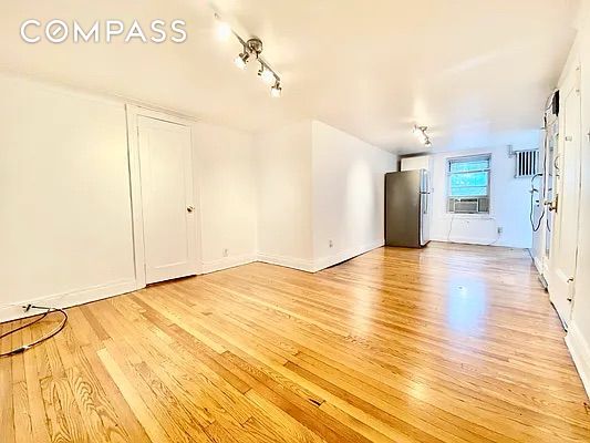 1 bed, 1 bath, 600 sqft, $2,600, Unit 1