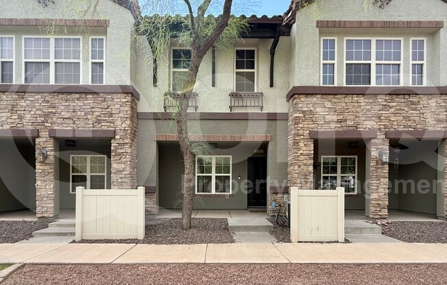 2222 E HUNTINGTON DR